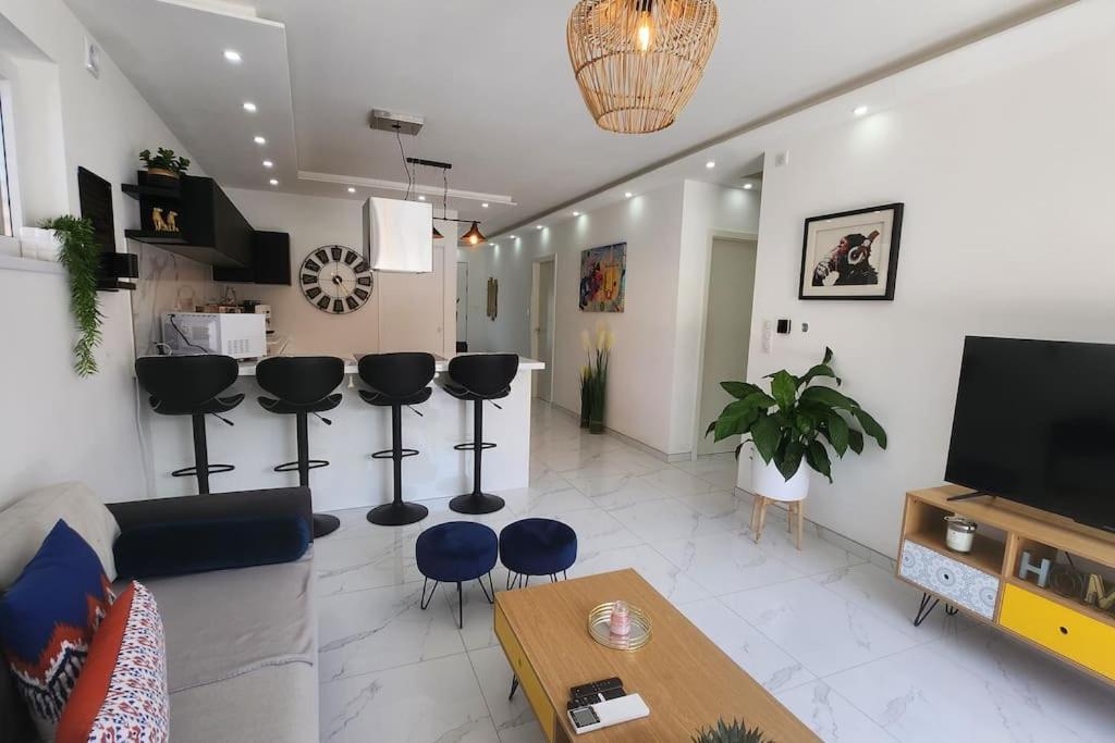 Suite Prestige Logement Neuf Avec Spa Et Ecran De Cinema En Rez De Jardin كولمار المظهر الخارجي الصورة