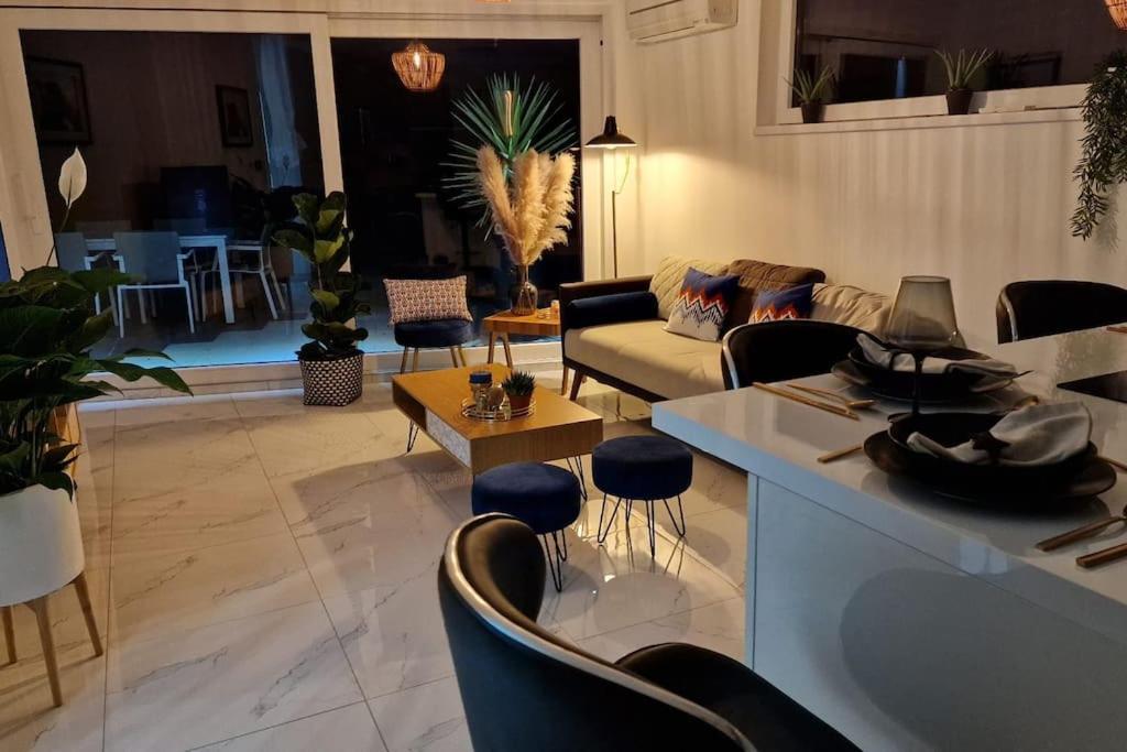 Suite Prestige Logement Neuf Avec Spa Et Ecran De Cinema En Rez De Jardin كولمار المظهر الخارجي الصورة