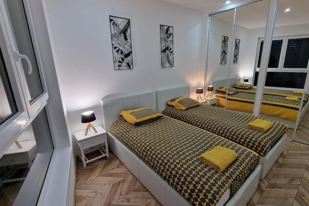 Suite Prestige Logement Neuf Avec Spa Et Ecran De Cinema En Rez De Jardin كولمار المظهر الخارجي الصورة
